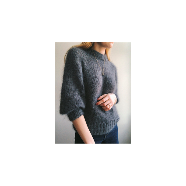 SATURDAY NIGHT SWEATER